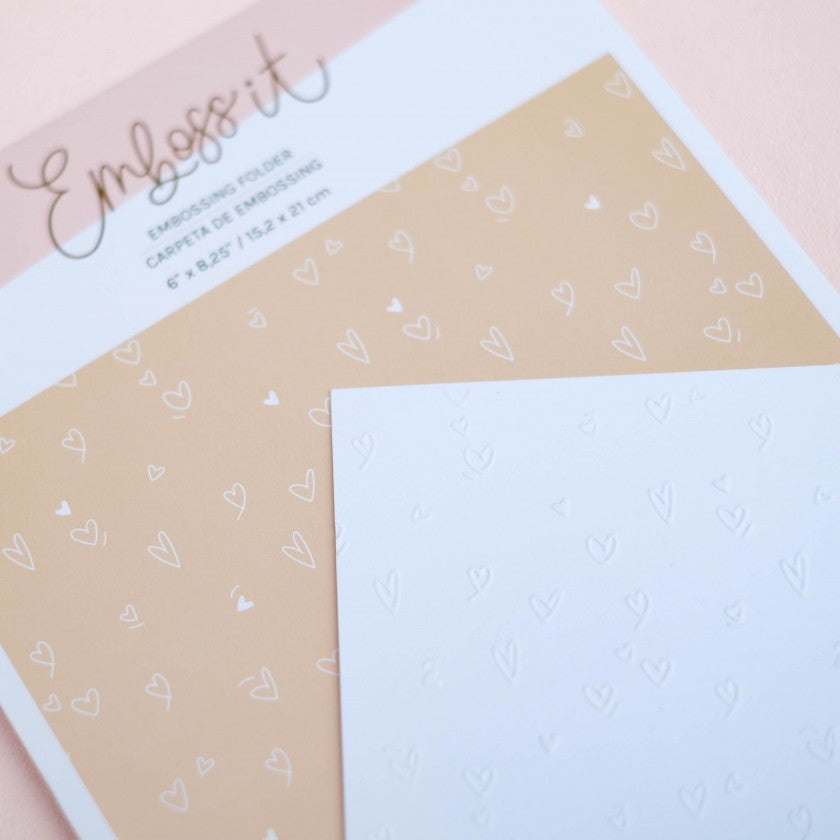 Carpeta de embossing Corazones 6”X 8,25” Lora Bailora