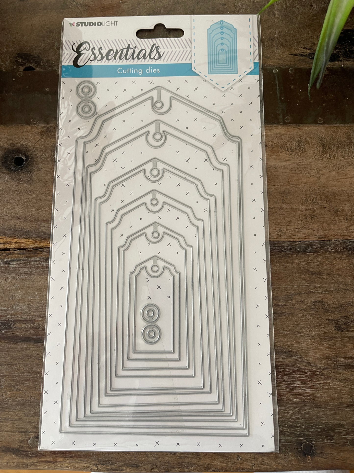 -Troqueles Essentials Urban tags Studio Light 6 pcs